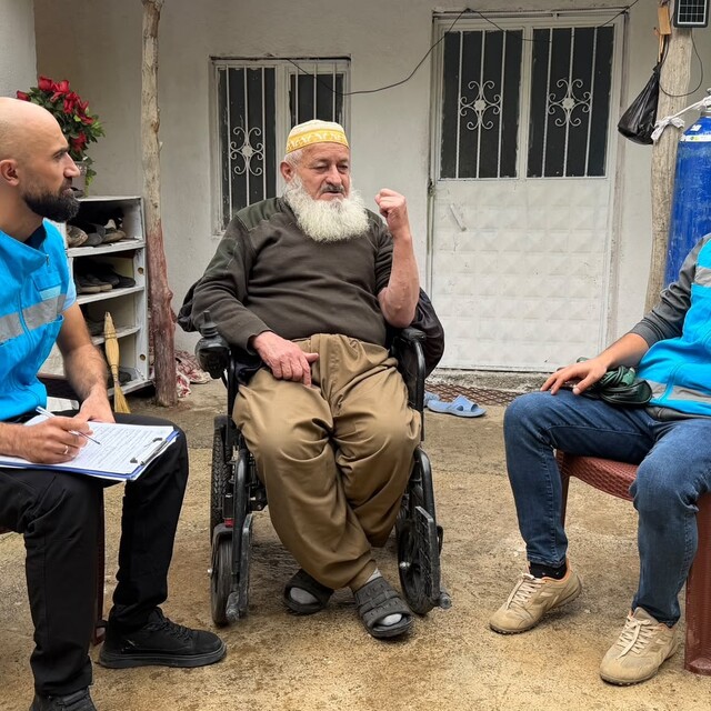 Kazak doktor, Hakkari'de şifa dağıtıyor