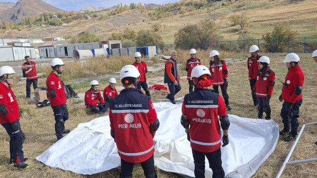 Hakkâri'de MEB AKUB ekibine AFAD eğitimi