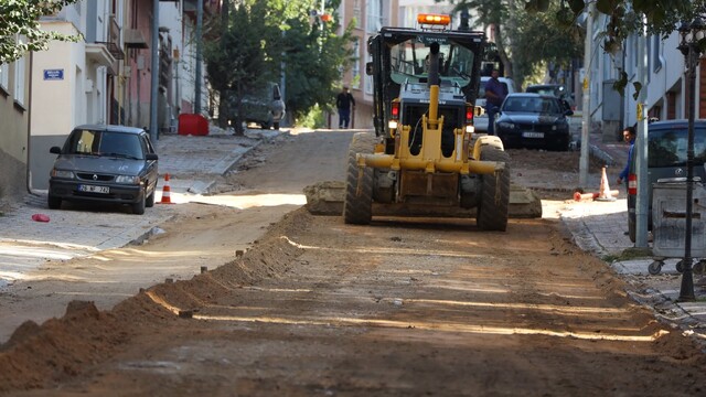 Söğüt'te üstyapı çalışmaları etap etap ilerliyor