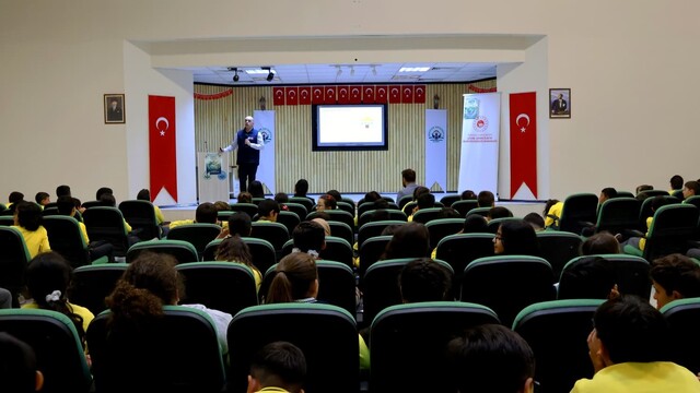 Bayburt'ta öğrencilere iklim değişikliği eğitimi verildi