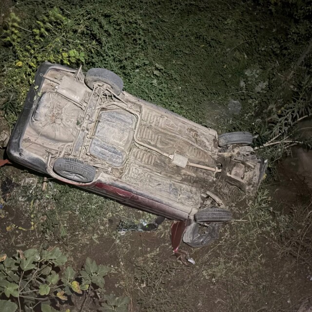 Osmaniye'de otomobil 5 metre yükseklikten dereye düştü: 1 yaralı