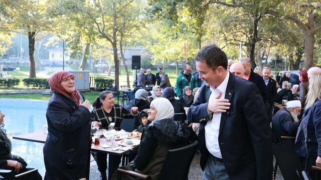 Osmangazi'de vatandaşa hizmet götüren buluşmalar
Osmangazi'de mahalle kahvaltıları 55'inci durağı Pınarbaşı oldu