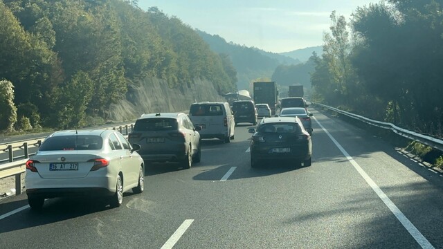 Rüzgar türbini kanatları için trafik durduruldu