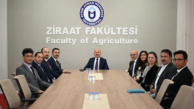 Aydın Valisi Varol, ADÜ Ziraat Fakültesi'nin uygulama alanlarını inceledi