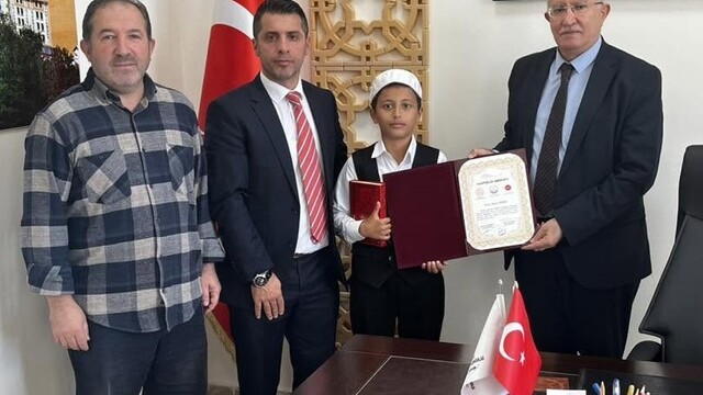Bayburt'ta örgün eğitimle birlikte hafızlık programı 154'üncü mezununu verdi