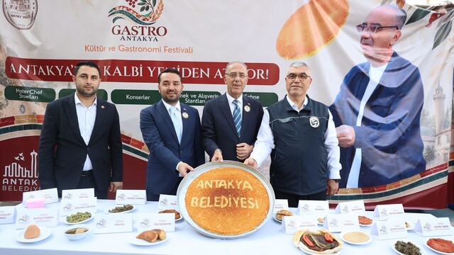 Depremin ardından yeniden inşa edilen Antakya'yı damak çatlatan lezzetlerin kokusu sardı