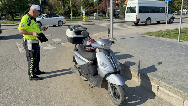 Samsun'da motosiklet devrildi, sürücü yaralandı