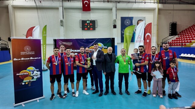 Eskişehir'de Kamu Spor Oyunları Futsal Müsabakaları tamamlandı