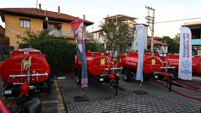 Alevlerle mücadelede Kula'ya tanker desteği