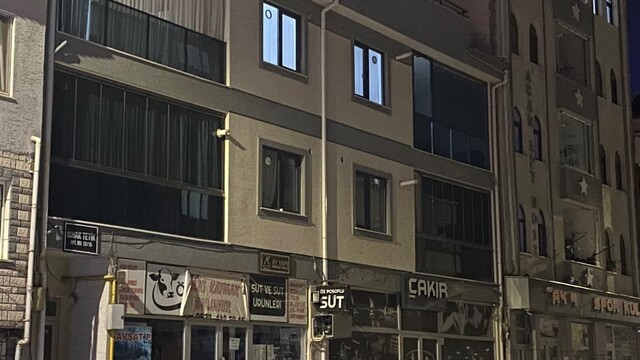 Balkondan düşen çocuk ağır yaralandı