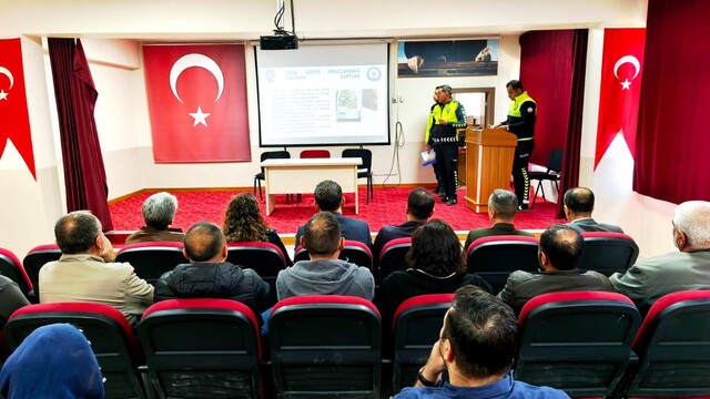 Çemişgezek'te okul servis şoförlerine trafik güvenliği eğitimi