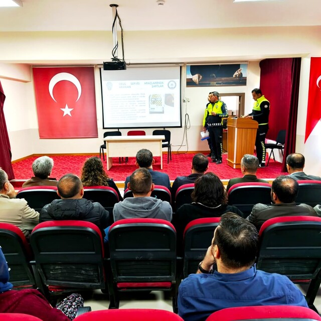 Çemişgezek'te okul servis şoförlerine trafik güvenliği eğitimi