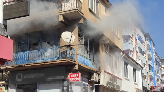 Elazığ'da oyuncak deposunda yangın