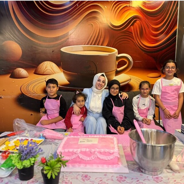 Hakkari'de çocuklar pasta yapım etkinliğinde buluştu