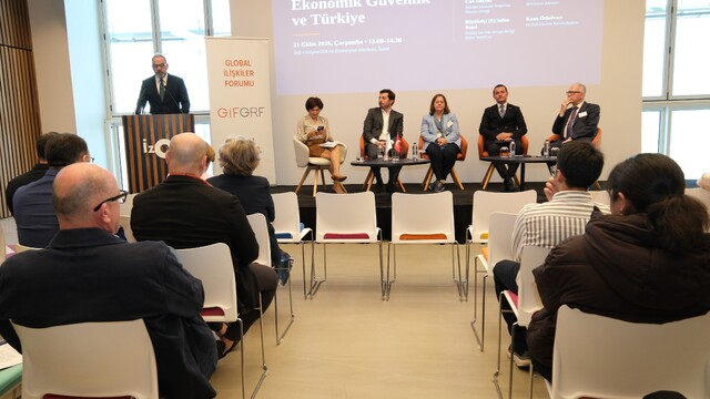 Dünyadaki ekonomik güvenlik ve Türkiye, İzmir'de GİF-EGİAD panelinde ele alındı