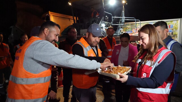 Başkan Vekili Büşra Özdemir: "Antalya'da asfalt seferberliği başlattık"