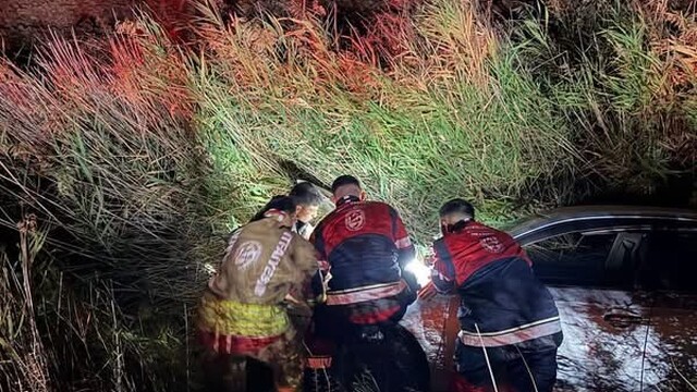 Kırıkhan'da tarlaya uçan otomobilin sürücüsü yaralandı