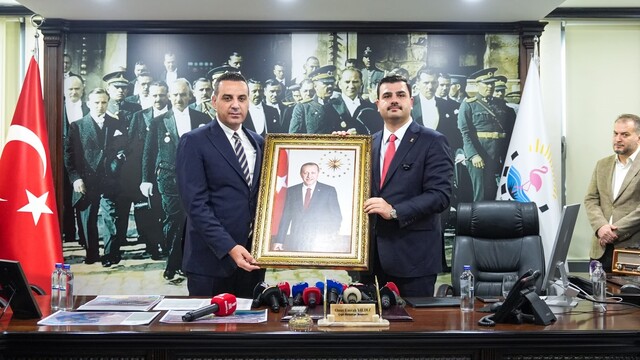 AK Parti Genel Sekreteri İnan: "İzmir'de Fetret Devri bitmiştir"
"(Özgür Özel'e) Türk demokrasi tarihinin en çapsız, en vizyonsuz muhalefet liderliği tablosunu sen çiziyorsun"
"Karaburun Belediye Başkanı ile görüşmemiz yok diyemeyiz"