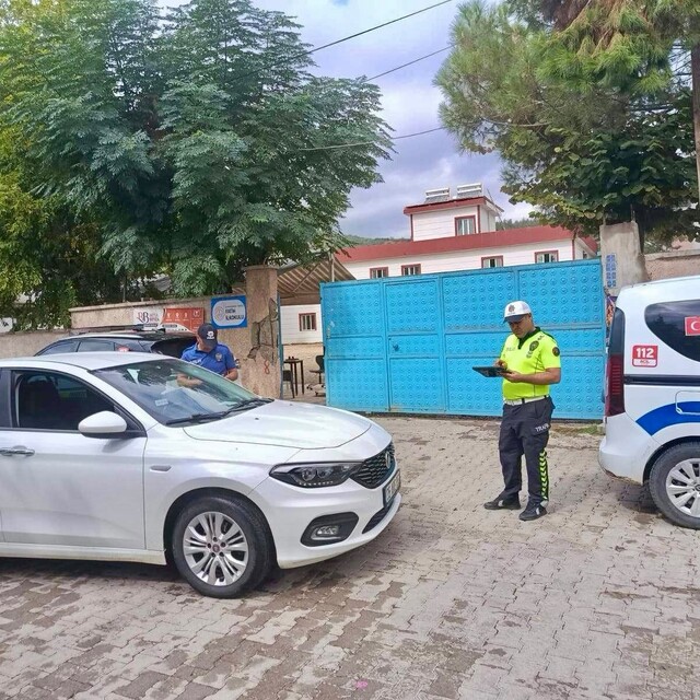 Kahramanmaraş'ta okul önlerinde denetim, bin 646 kişi sorgulandı