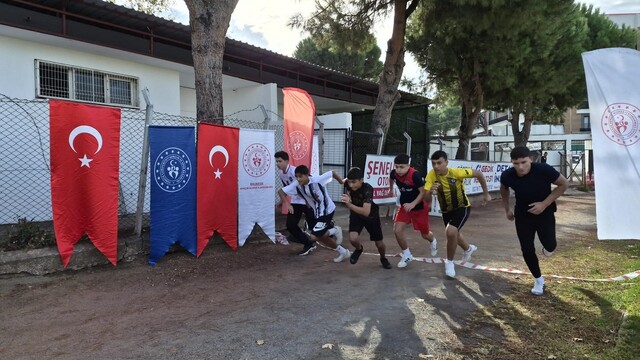 Balıkesir'de Cumhuriyet Kupası Atletizm Yarışları düzenlendi