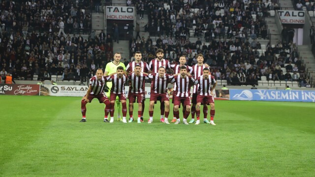 Elazığspor, Isparta'ta 21 futbolcuyla gidiyor