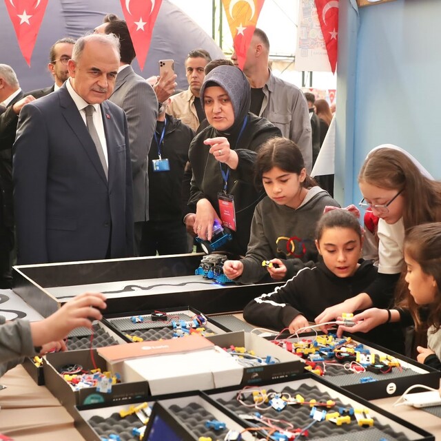 Ordu'da öğrencilerin bilim şenliği başladı: 30 atölyede 3 bin kişiye ulaşıl...