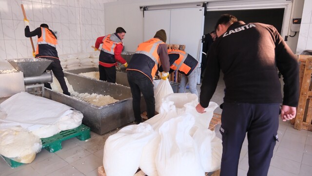 Konya'da 9 ton peynire el konuldu