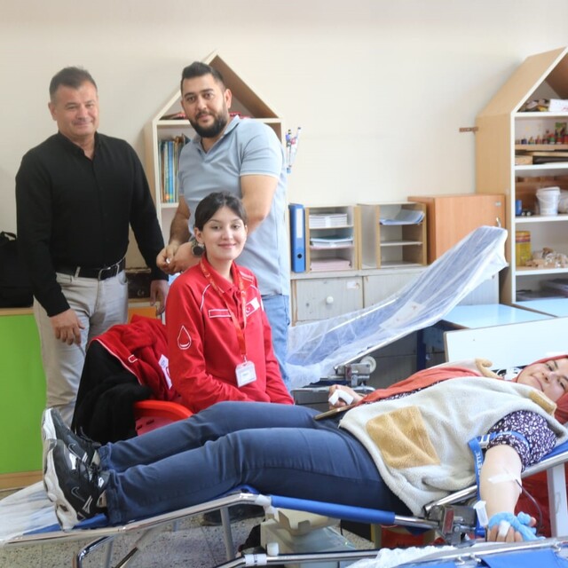 Çivril'de minikler 1 günde 100 ünite kan bağışı topladı