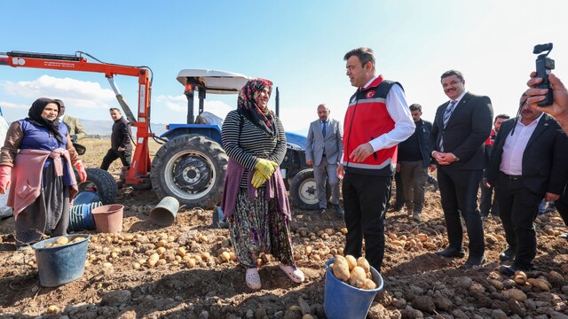 Niğde'de yerli patates çeşitlerinin hasadı yapıldı
