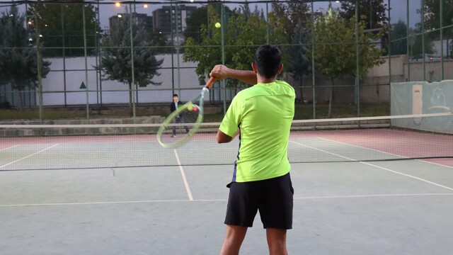 Cumhuriyet Bayramı Tenis Turnuvası başladı