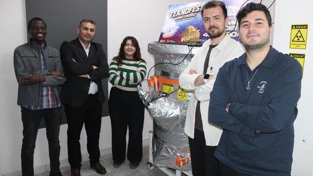 ERÜ'lü bilim insanlarından nükleer reaktörler için taşınabilir güvenlik sistemi
Nükleer Fizik Anabilim Dalı Öğretim Üyesi Doç. Dr. Emrah Tıraş:
"Temel hedefimiz, nükleer reaktörlerin güvenliğinin 7/24 izlenmesine katkı sağlayacak taşınabilir bir dedektör sistemi geliştirmek"
