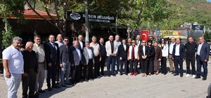 Başkan Ünlü muhtarlarla bir araya geldi