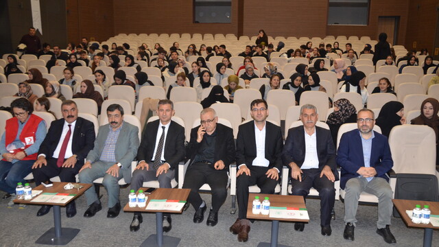 Muş'ta "Modern Çağın Sorunu: Baba Yoksunluğu" konferansı düzenlendi