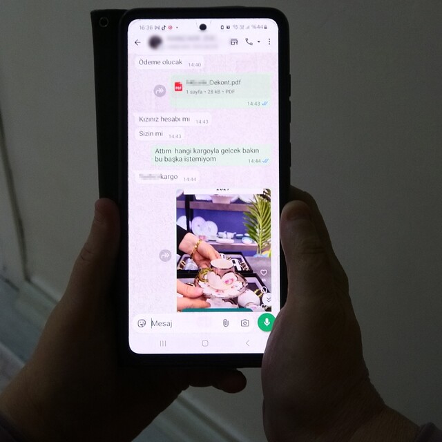 Kızına fincan takımı almak isteyen engelli kadın dolandırıldı