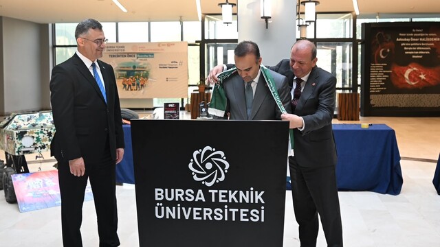 BTSO Başkanı Matlı'dan Bakan Kacır'a Bursaspor atkısı