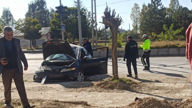 Van'da 1 kişinin öldüğü, 4 kişinin yaralandığı kazanın güvenlik kamerası görüntüleri ortaya çıktı