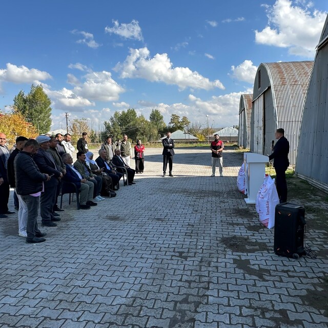 Bulanık'ta 50 üreticiye kırmızı mercimek desteği