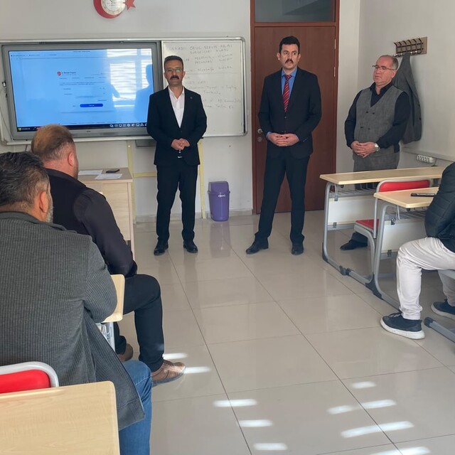 Ulaş'ta öğrenci servisi sürücülerine yönelik kurs açıldı