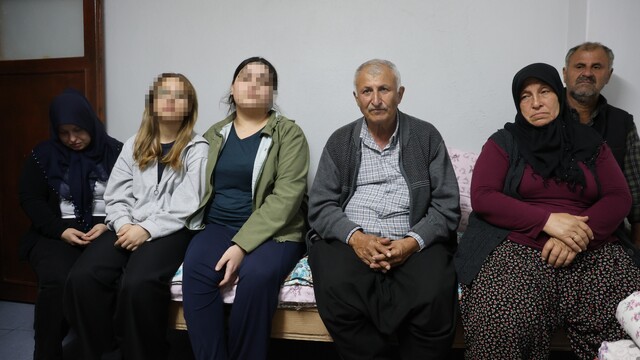 Adana'da piknikte öldürülen Sevda'nın annesi: "Kızım memur olup beni hacca gönderecekti"
22 yaşındaki Sevda'nın hayalleri yarım kaldı
Baba Adem Dinler: "Gizli gizli takip etmiş, anlamadık"