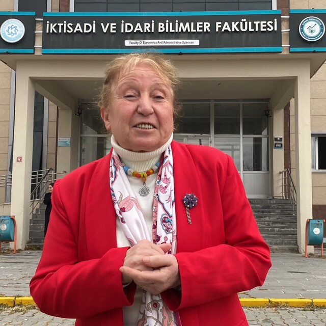 69 yaşında üniversiteden mezun oldu, 71 yaşında yüksek lisansa başladı