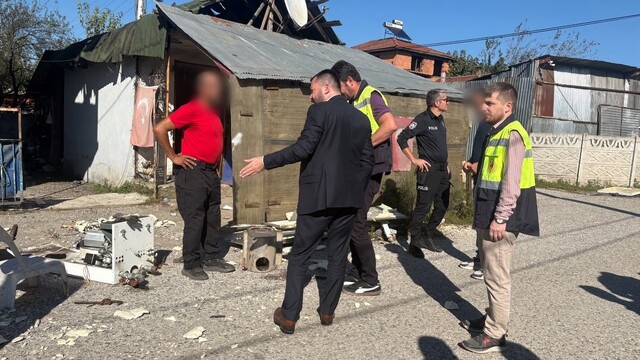 Düzce'de evlerin önü atık alanına döndü, belediye süre verdi
