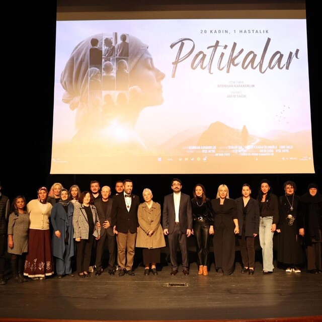 "Patikalar" belgeseli kanserle mücadele eden kadınların tanıklıklarını ekra...