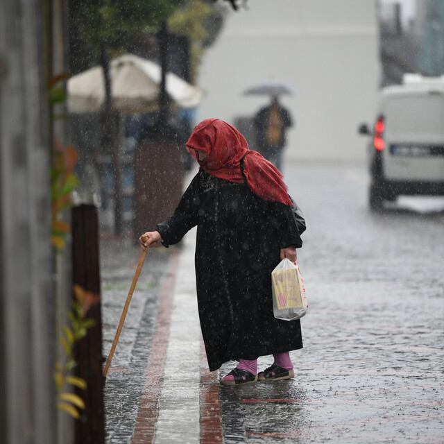Edirne'de gök gürültülü sağanak etkili oluyor