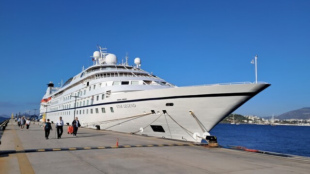 Bodrum'a 300 yolcusuyla geldi