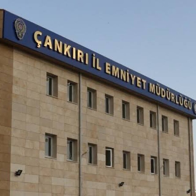 Aralarında şehit ailesinin de bulunduğu çok sayıda vatandaşı dolandıran san...