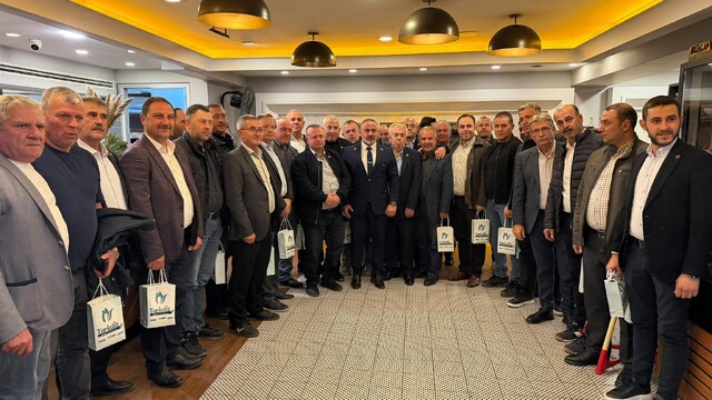 İş İnsanı Özdemir Muhtarlar Günü'nde Bandırmalı muhtarlarla buluştu