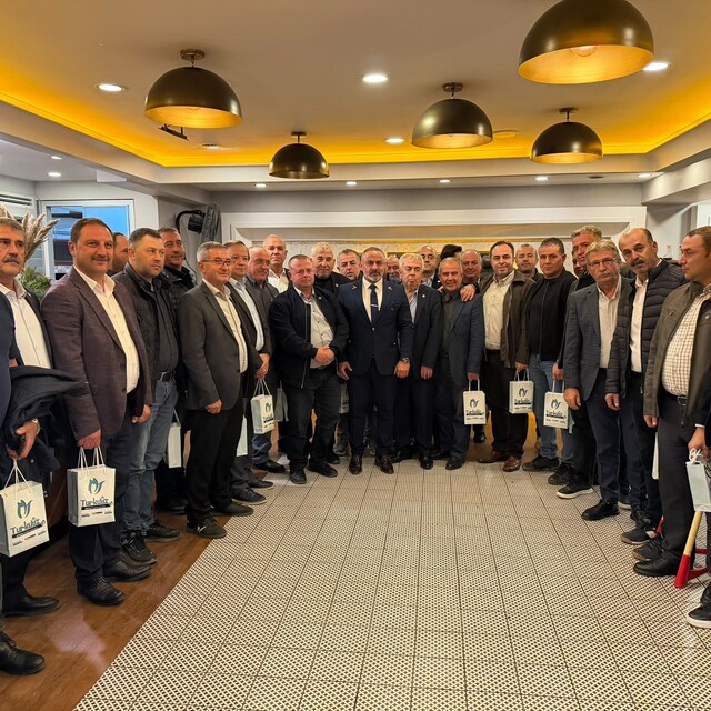 İş İnsanı Özdemir Muhtarlar Günü'nde Bandırmalı muhtarlarla buluştu