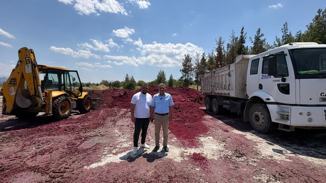 Çal Belediyesi üreticinin gücüne güç katıyor
Çal Belediyesi besicilere yönelik yem desteğini bu yılda sürdürdü