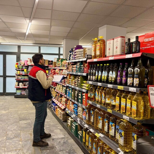 Afyonkarahisar'da market fiyatları TÜFİS kapsamında takip edildi
