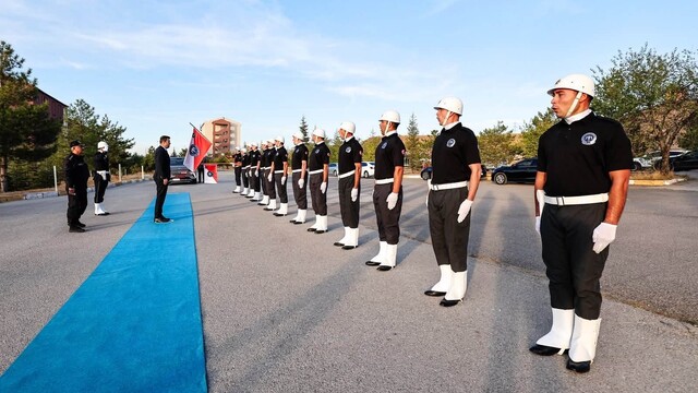 Vali Akmeşe, 807 polis adayıyla  derste buluştu